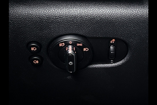 MINI Cooper SE Yours 33 kWh | PANO | CARPLAY | HARM/KARD | StoelverW | Dealer onderH | NL-Auto | 1e eig | ETC