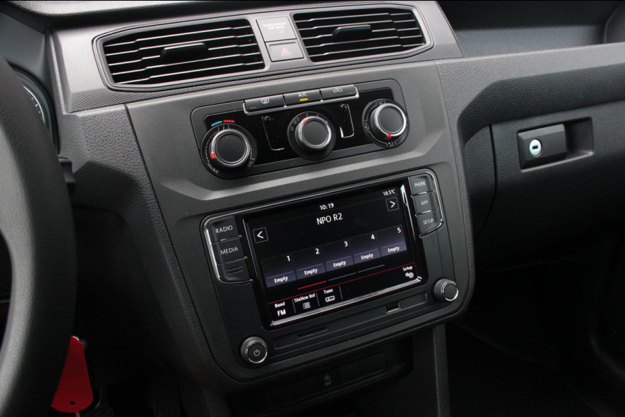 Volkswagen Caddy 2.0 TDI 185PK JB-EDITION / FULL BLACK / SCHROEFSET / LEDEREN BEKLEDING / NIEUWSTAAT / ELEK-PAKKET / AIRCO / APPLE