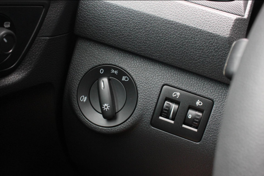 Volkswagen Caddy 2.0 TDI 185PK JB-EDITION / FULL BLACK / SCHROEFSET / LEDEREN BEKLEDING / NIEUWSTAAT / ELEK-PAKKET / AIRCO / APPLE