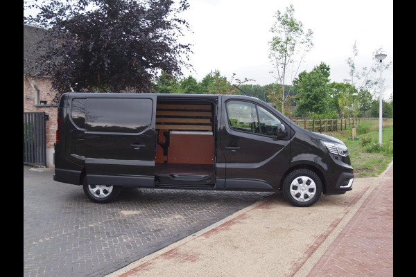 Renault Trafic 2.0 dCi 130 T30 L2H1 Work Edition | 15.000KM | Camera | Trekhaak | Cruise Control | LED | NL-Auto |