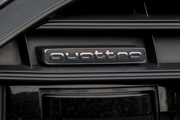 Audi A6 Avant 55 TFSI e quattro Competition | S-LINE | TREKHAAK | PANORAMADAK | HD MATRIX LED | STUURWIEL VERWARMING
