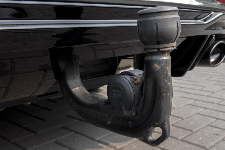 Audi A6 Avant 55 TFSI e quattro Competition | S-LINE | TREKHAAK | PANORAMADAK | HD MATRIX LED | STUURWIEL VERWARMING