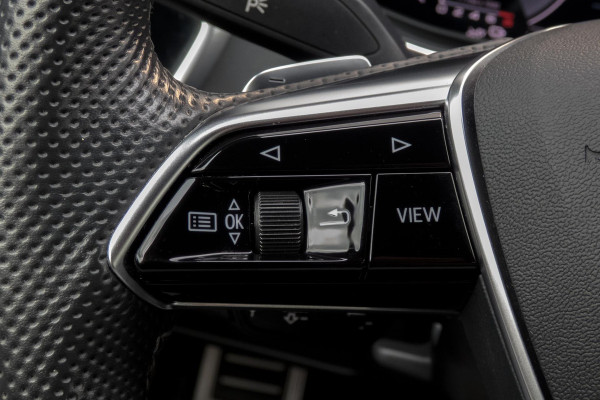 Audi A6 Avant 55 TFSI e quattro Competition | S-LINE | TREKHAAK | PANORAMADAK | HD MATRIX LED | STUURWIEL VERWARMING