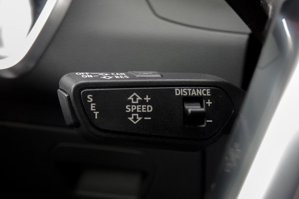 Audi A6 Avant 55 TFSI e quattro Competition | S-LINE | TREKHAAK | PANORAMADAK | HD MATRIX LED | STUURWIEL VERWARMING