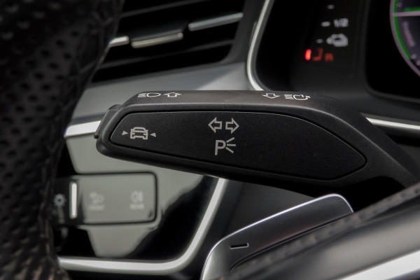 Audi A6 Avant 55 TFSI e quattro Competition | S-LINE | TREKHAAK | PANORAMADAK | HD MATRIX LED | STUURWIEL VERWARMING