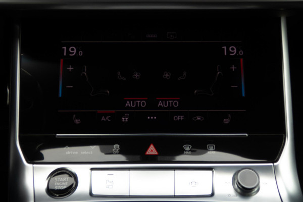 Audi A6 Avant 55 TFSI e quattro Competition | S-LINE | TREKHAAK | PANORAMADAK | HD MATRIX LED | STUURWIEL VERWARMING