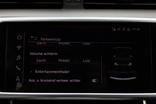 Audi A6 Avant 55 TFSI e quattro Competition | S-LINE | TREKHAAK | PANORAMADAK | HD MATRIX LED | STUURWIEL VERWARMING