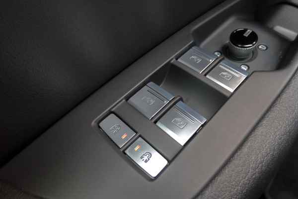 Audi A6 Avant 55 TFSI e quattro Competition | S-LINE | TREKHAAK | PANORAMADAK | HD MATRIX LED | STUURWIEL VERWARMING