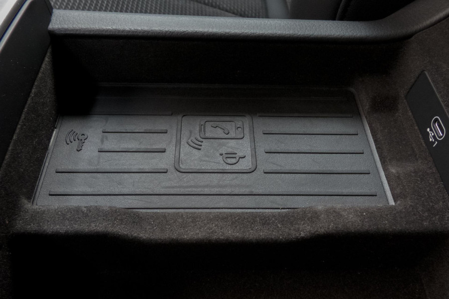 Audi A6 Avant 55 TFSI e quattro Competition | S-LINE | TREKHAAK | PANORAMADAK | HD MATRIX LED | STUURWIEL VERWARMING