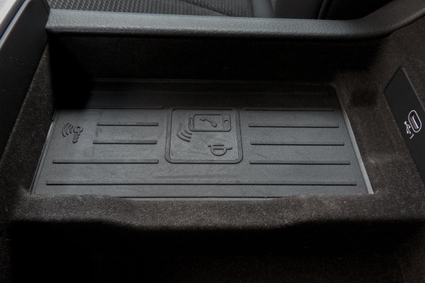 Audi A6 Avant 55 TFSI e quattro Competition | S-LINE | TREKHAAK | PANORAMADAK | HD MATRIX LED | STUURWIEL VERWARMING
