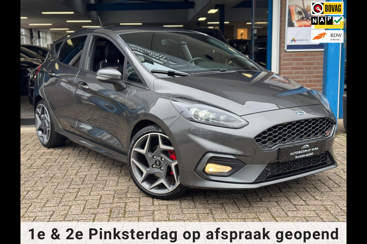 Ford Fiesta 1.5 EcoBoost ST-3 2019 Grijs NAVI NAP 200 PK! Ford Fiesta 1.5 EcoBoost ST-3 2019 Grijs NAVI NAP 200 PK!