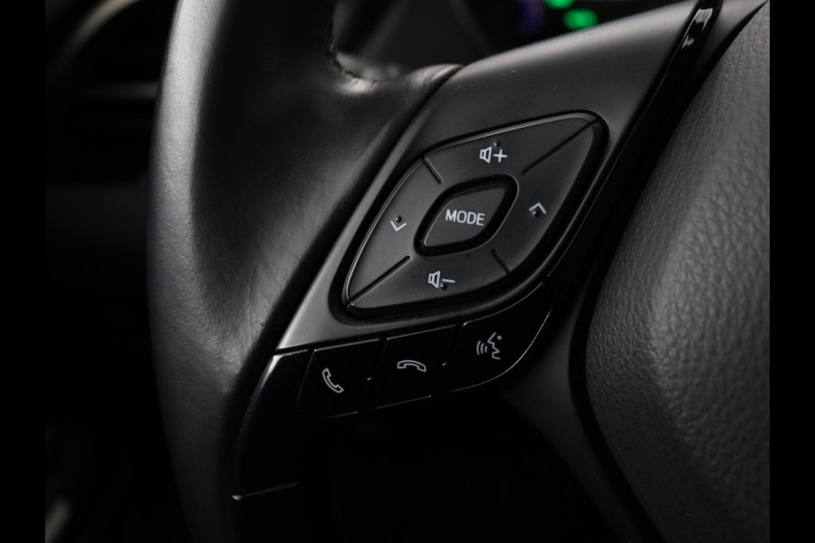 Toyota C-HR 1.8 Hybrid Style | Stoelverwarming | Trekhaak | Adaptive cruise | JBL Sound | Camera | Navigatie | Keyless | Dodehoek detectie