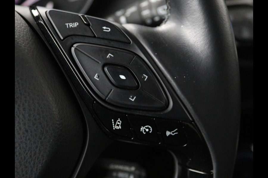 Toyota C-HR 1.8 Hybrid Style | Stoelverwarming | Trekhaak | Adaptive cruise | JBL Sound | Camera | Navigatie | Keyless | Dodehoek detectie
