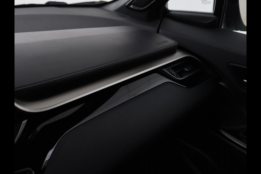 Toyota C-HR 1.8 Hybrid Style | Stoelverwarming | Trekhaak | Adaptive cruise | JBL Sound | Camera | Navigatie | Keyless | Dodehoek detectie