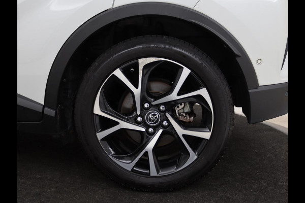 Toyota C-HR 1.8 Hybrid Style | Stoelverwarming | Trekhaak | Adaptive cruise | JBL Sound | Camera | Navigatie | Keyless | Dodehoek detectie