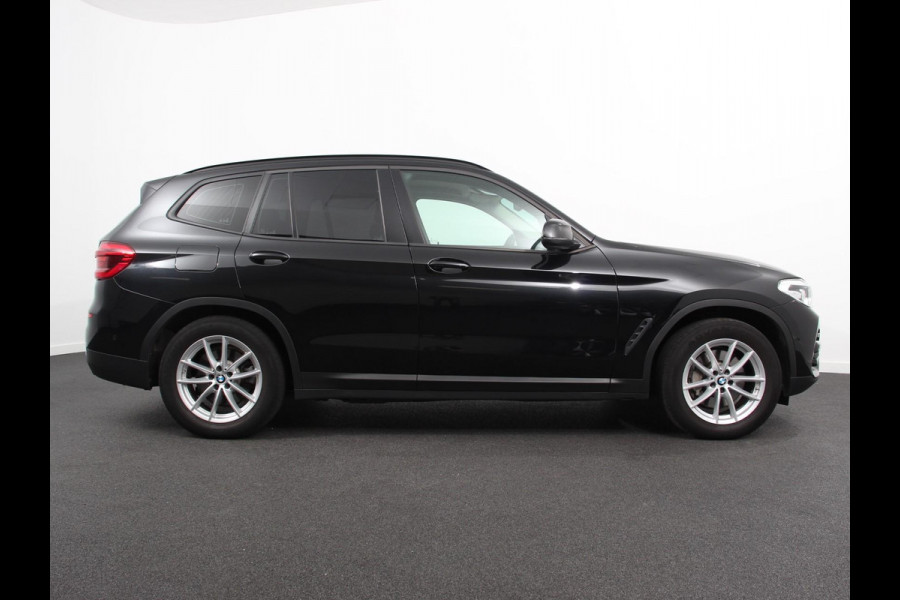 BMW X3 xDrive30e Plug in Hybride Advantage Automaat Navigatie Climate Control Adaptive Cruise Control Head up display Led Dab Parkeer sensoren V+A Stoelverwarming Camera