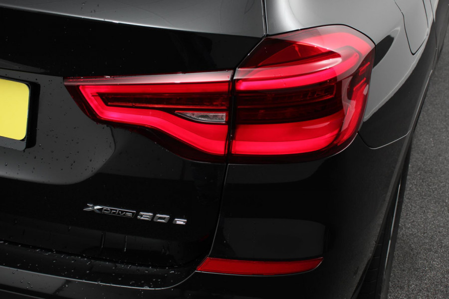 BMW X3 xDrive30e Plug in Hybride Advantage Automaat Navigatie Climate Control Adaptive Cruise Control Head up display Led Dab Parkeer sensoren V+A Stoelverwarming Camera