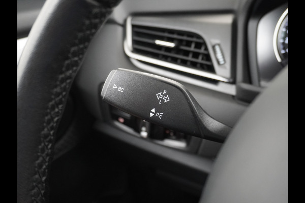 BMW 2 Serie Gran Tourer 218I 7-Persoons AUT-7 141pk Pano.dak Navi-Pro BMW-Digital-Key (via-GSM) Camera Head-Up Display Adap.Led Live Cockpit WiFi Elek.Achterklep DAB HUD Regen-Lichtsensor Comfort Acces ConnectedDrive Services FCW+remfunctie Lane-Dep-Warning Snelheidsherk. Approach-c-Warning 1500kg trekvermogen Origin.NLse auto ruim 45.000 nieuw