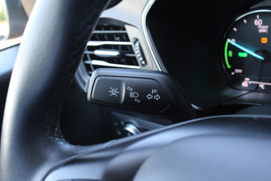 Ford Kuga 2.5 PHEV Titanium 225pk | Adaptive cruise control | Navigatie | Camera | Elektrisch achterklep