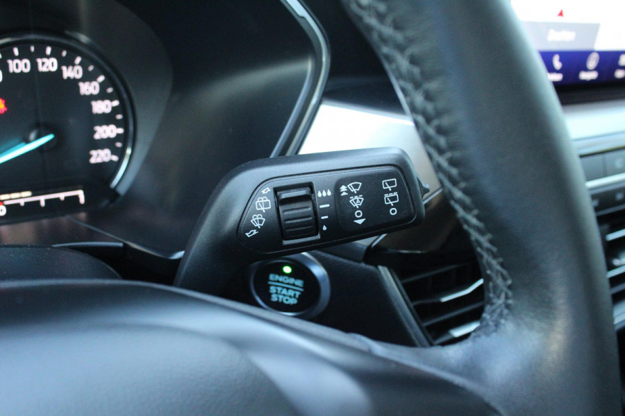 Ford Kuga 2.5 PHEV Titanium 225pk | Adaptive cruise control | Navigatie | Camera | Elektrisch achterklep