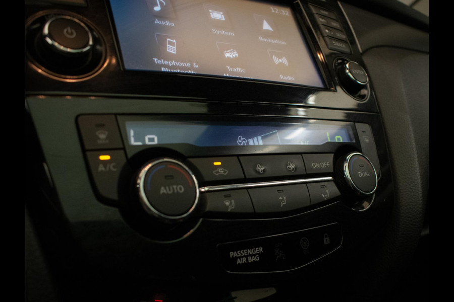 Nissan QASHQAI 1.2 N-Connecta Sport (PANORAMADAK,NAVI,CAMERA,360 VIEW,CLIMATE,CRUISE,LED,SPORTSTOELEN,LM VELGEN,NETTE STAAT)