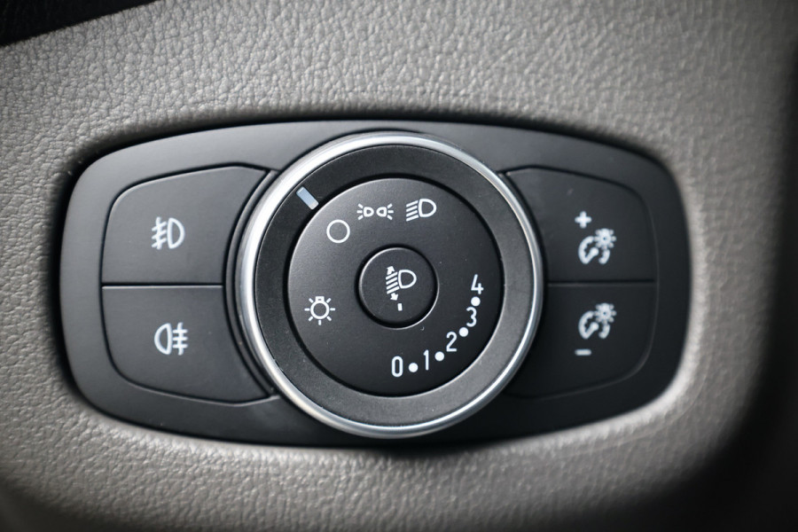 Ford Transit Connect 1.5 EcoBlue L2 | Navigatie | Camera | CarPlay | Stoelverwarming | Trekhaak | Airco | Bott werkplaatsinrichting | Nieuwe APK | Dealer onderhouden
