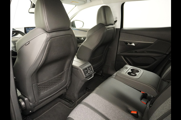 Peugeot 3008 1.6-e-thp 165PK AUT. Navi Adapt-Cruise Apple Carplay Android 18" Ecc 360°Camera Trekhaak PDC Elek.Achterklep DAB Connect Blue Pr Led Keyless Lane Departure Privacy Glas Regen-Lichtsensor Pack Drive Assist Pack City 1 Bluetooth Lmv 18" 40.000 euro nieuw Orig. NLse auto 1550kg