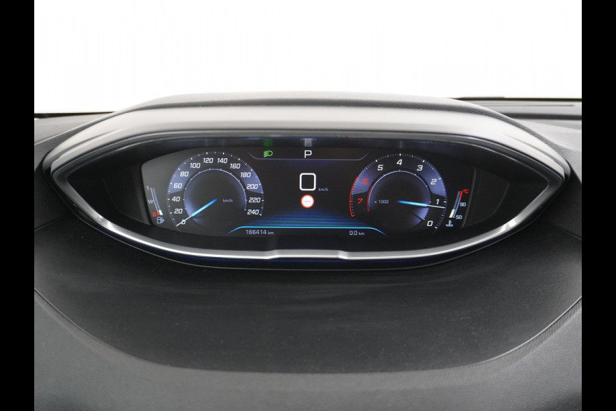 Peugeot 3008 1.6-e-thp 165PK AUT. Navi Adapt-Cruise Apple Carplay Android 18" Ecc 360°Camera Trekhaak PDC Elek.Achterklep DAB Connect Blue Pr Led Keyless Lane Departure Privacy Glas Regen-Lichtsensor Pack Drive Assist Pack City 1 Bluetooth Lmv 18" 40.000 euro nieuw Orig. NLse auto 1550kg
