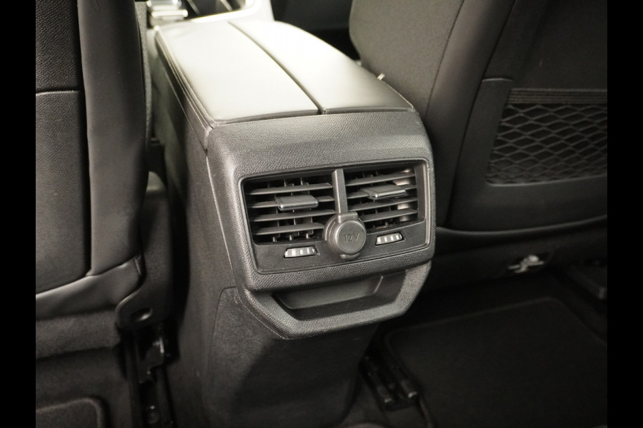 Peugeot 3008 1.6-e-thp 165PK AUT. Navi Adapt-Cruise Apple Carplay Android 18" Ecc 360°Camera Trekhaak PDC Elek.Achterklep DAB Connect Blue Pr Led Keyless Lane Departure Privacy Glas Regen-Lichtsensor Pack Drive Assist Pack City 1 Bluetooth Lmv 18" 40.000 euro nieuw Orig. NLse auto 1550kg