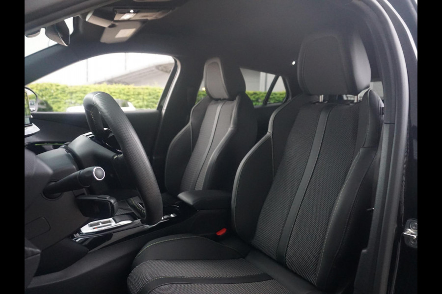 Peugeot e-2008 EV GT 54 kWh