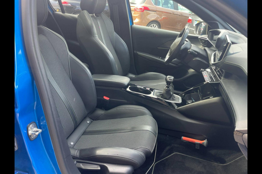Peugeot 208 1.2 PureTech GT / panoramadak / trekhaak