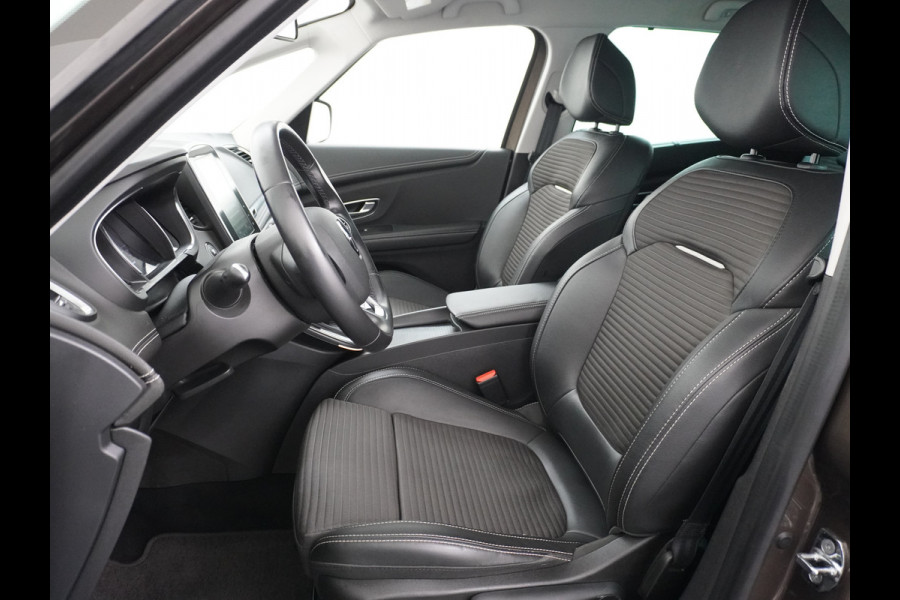 Renault Grand Scénic 1.3T 141PK 7-Pers Camera Navi PDC Bose®-Sound 20" Ecc Keyless Regen-Lichtsensor Wifi Verkeersbord detectie Led Rijbaanalarm Dodehoekwaarschuwing Aut.Grootlicht Multi-Sense Visio-Sys Easy Life Pack Volledig dealeronderhouden Orig.NLse auto
