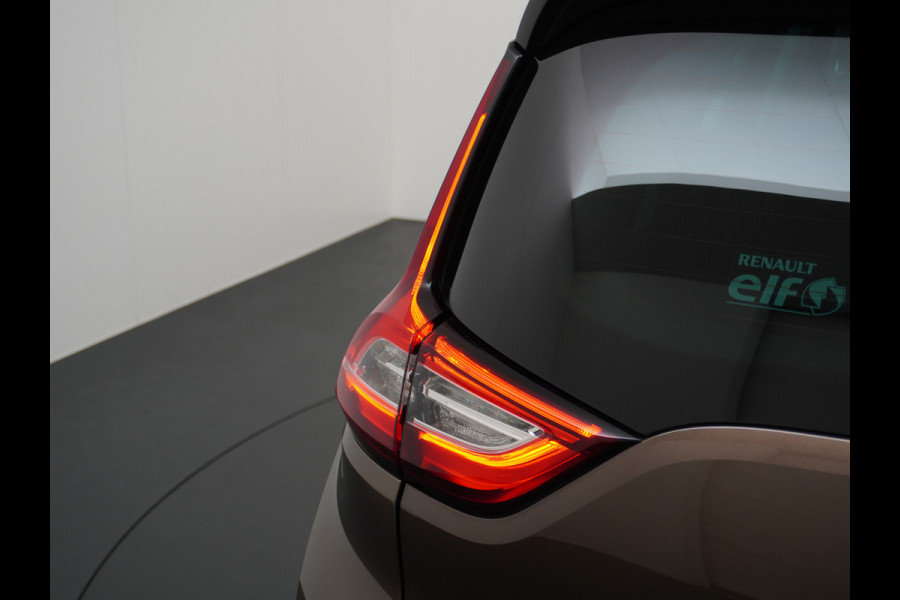 Renault Grand Scénic 1.3T 141PK 7-Pers Camera Navi PDC Bose®-Sound 20" Ecc Keyless Regen-Lichtsensor Wifi Verkeersbord detectie Led Rijbaanalarm Dodehoekwaarschuwing Aut.Grootlicht Multi-Sense Visio-Sys Easy Life Pack Volledig dealeronderhouden Orig.NLse auto