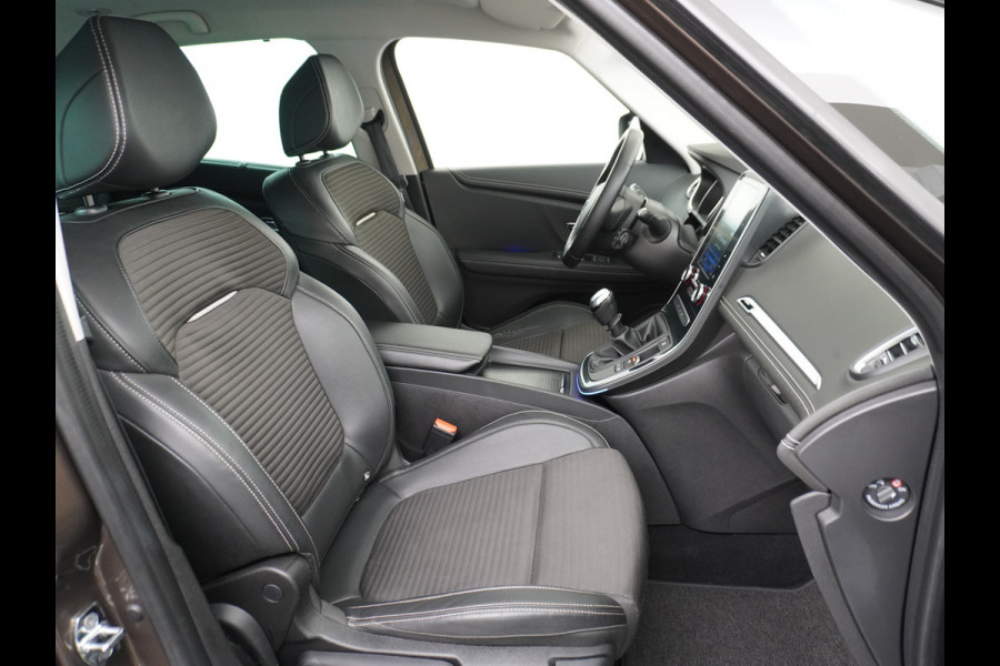 Renault Grand Scénic 1.3T 141PK 7-Pers Camera Navi PDC Bose®-Sound 20" Ecc Keyless Regen-Lichtsensor Wifi Verkeersbord detectie Led Rijbaanalarm Dodehoekwaarschuwing Aut.Grootlicht Multi-Sense Visio-Sys Easy Life Pack Volledig dealeronderhouden Orig.NLse auto