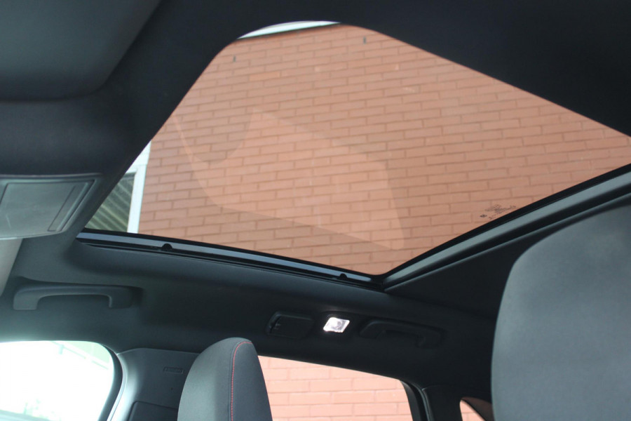 Ford Kuga 2.5 PHEV ST-Line | Panoramadak | Trekhaak | Winter Pack | Adaptive cruise control | Head up Display