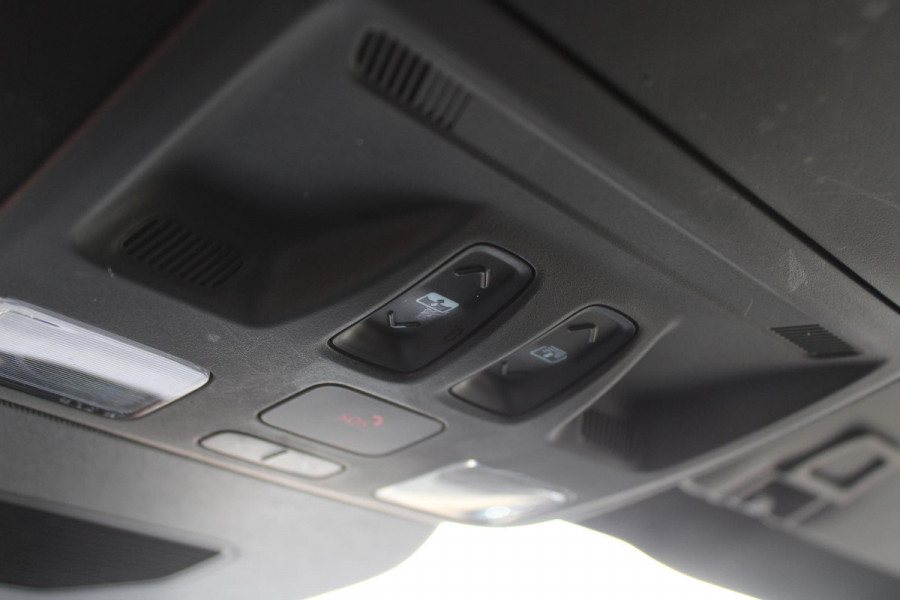 Ford Kuga 2.5 PHEV ST-Line | Panoramadak | Trekhaak | Winter Pack | Adaptive cruise control | Head up Display