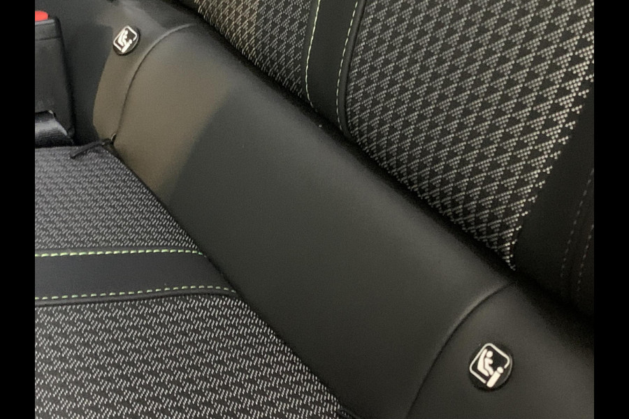 Peugeot 2008 1.2 PureTech GT Automaat | Navigatie | Achteruitrijcamera | Stoelverwarming | Adaptieve Cruise Control | Apple Carplay/Android Auto