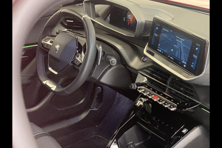Peugeot 2008 1.2 PureTech GT Automaat | Navigatie | Achteruitrijcamera | Stoelverwarming | Adaptieve Cruise Control | Apple Carplay/Android Auto