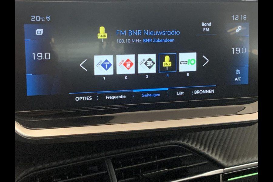 Peugeot 2008 1.2 PureTech GT Automaat | Navigatie | Achteruitrijcamera | Stoelverwarming | Adaptieve Cruise Control | Apple Carplay/Android Auto
