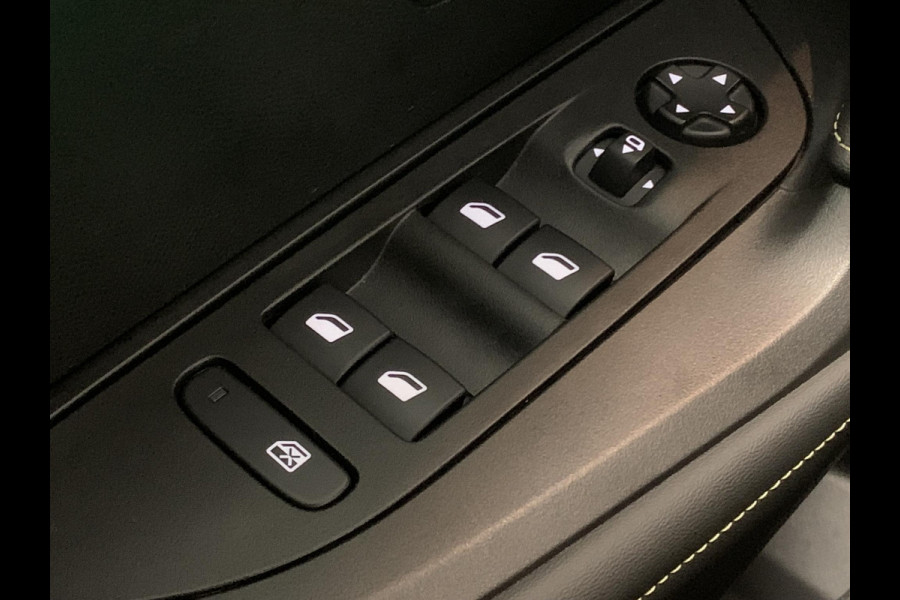Peugeot 2008 1.2 PureTech GT Automaat | Navigatie | Achteruitrijcamera | Stoelverwarming | Adaptieve Cruise Control | Apple Carplay/Android Auto