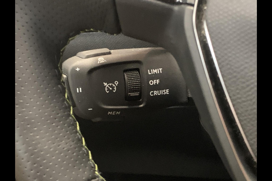 Peugeot 2008 1.2 PureTech GT Automaat | Navigatie | Achteruitrijcamera | Stoelverwarming | Adaptieve Cruise Control | Apple Carplay/Android Auto