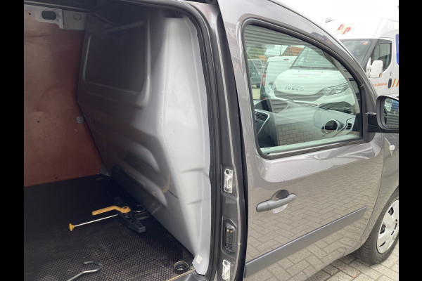 Renault Kangoo 1.5 dCi 90 Energy Comfort Maxi L2H1 / prijs rijklaar € 8950 ex btw / lease vanaf € 203 / euro 6 diesel / grijs metallic / navigatie / airco / trekhaak / dakdragers