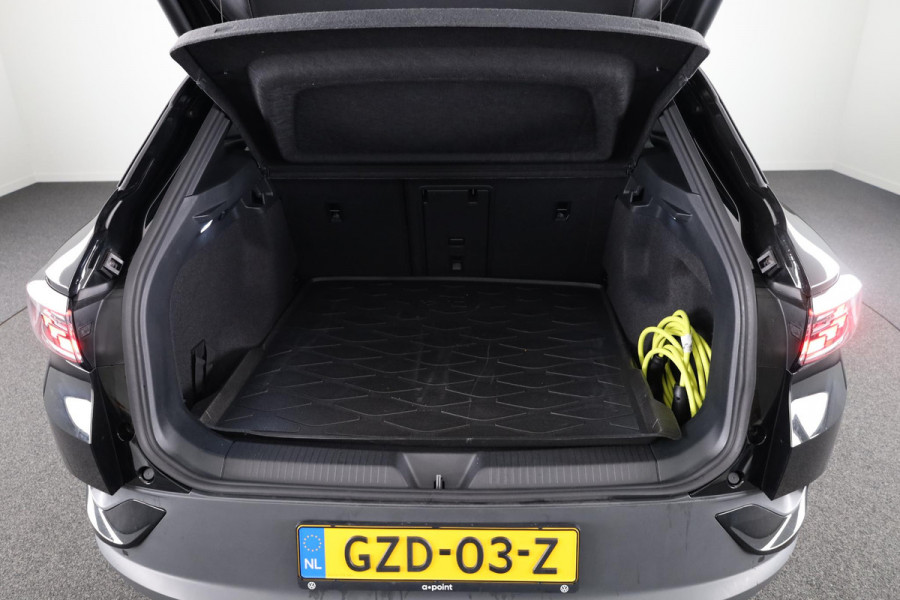 Volkswagen ID.4 Pro Business 77 kWh | Achteruitrijcamera | Led matrix | Navigatie | Elektrische Achterklep |