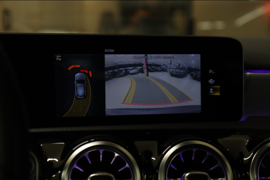 Mercedes-Benz A-Klasse 220 AMG /PANO/NIGHT-PAKET/SFEERV/CARPLAY/CAM/STOELV/VOLL