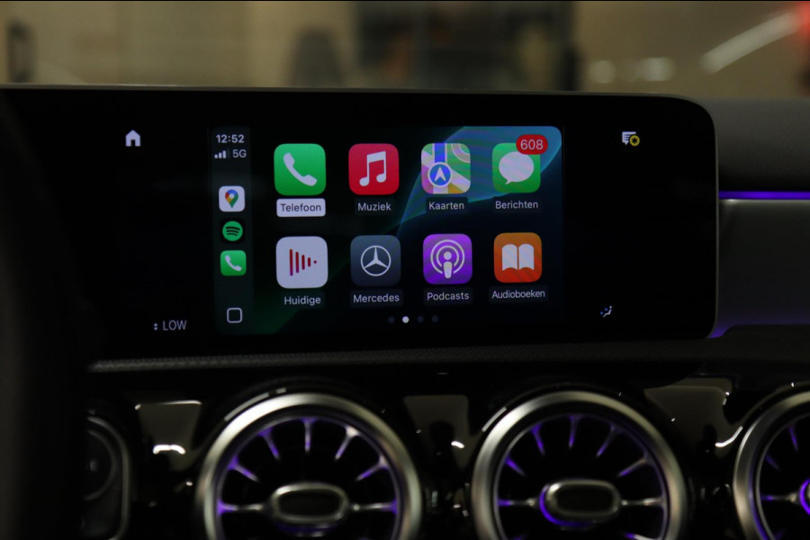 Mercedes-Benz A-Klasse 220 AMG /PANO/NIGHT-PAKET/SFEERV/CARPLAY/CAM/STOELV/VOLL