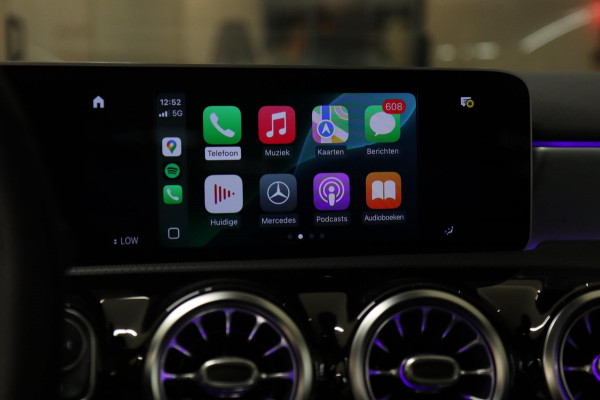 Mercedes-Benz A-Klasse 220 AMG /PANO/NIGHT-PAKET/SFEERV/CARPLAY/CAM/STOELV/VOLL