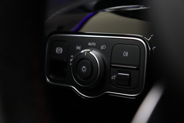 Mercedes-Benz A-Klasse 220 AMG /PANO/NIGHT-PAKET/SFEERV/CARPLAY/CAM/STOELV/VOLL