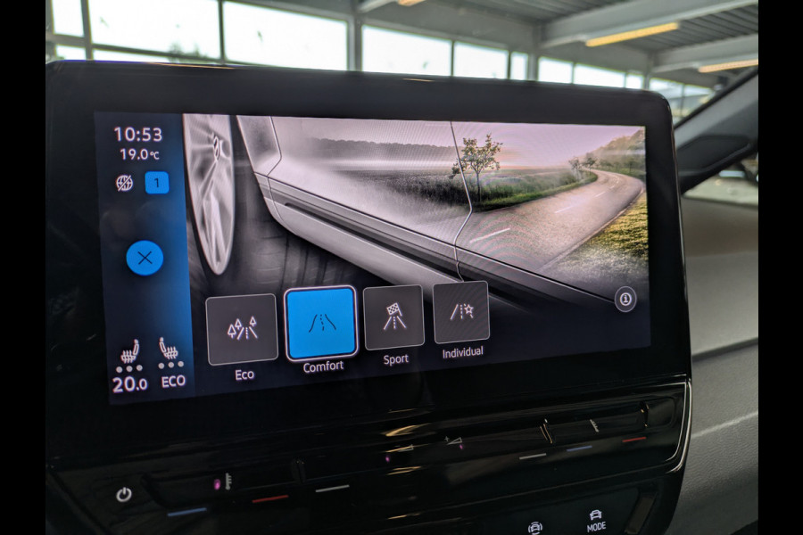 Volkswagen ID.3 58kWh 204PK First Auto-Pilot Navi Adapt.Cruise Control Pdc Apple Carplay Android Navi Ecc Led Stoel-Stuurverwarming DAB Keyless Lmv Bluetooth Regensensor Rijstrooksensor Verkeersbord detectie Mirrorlink 1e Eigenaar Grootste accu Garantie t/m 20-10-2028