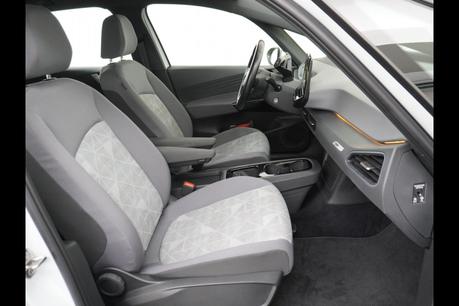 Volkswagen ID.3 58kWh 204PK First Auto-Pilot Navi Adapt.Cruise Control Pdc Apple Carplay Android Navi Ecc Led Stoel-Stuurverwarming DAB Keyless Lmv Bluetooth Regensensor Rijstrooksensor Verkeersbord detectie Mirrorlink 1e Eigenaar Grootste accu Garantie t/m 20-10-2028