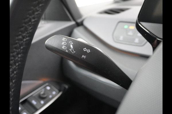 Volkswagen ID.3 58kWh 204PK First Auto-Pilot Navi Adapt.Cruise Control Pdc Apple Carplay Android Navi Ecc Led Stoel-Stuurverwarming DAB Keyless Lmv Bluetooth Regensensor Rijstrooksensor Verkeersbord detectie Mirrorlink 1e Eigenaar Grootste accu Garantie t/m 20-10-2028